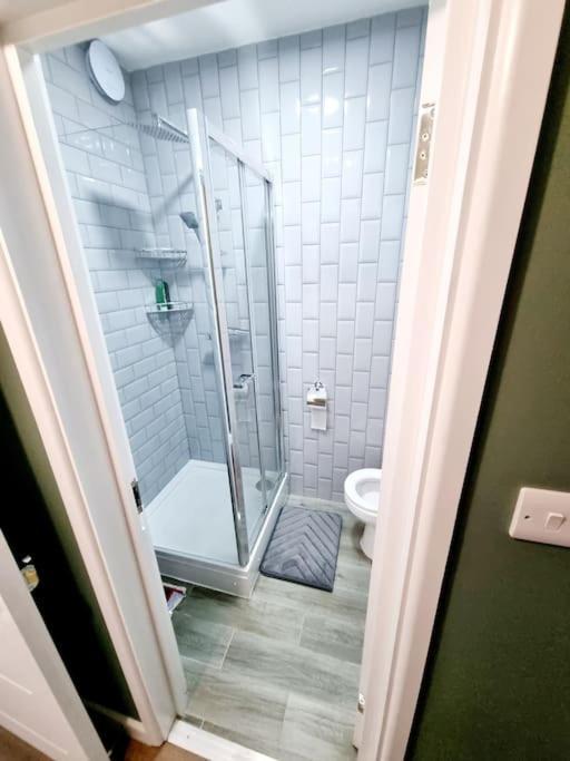 Beautiful Modern On Wick Lane Apartament *
